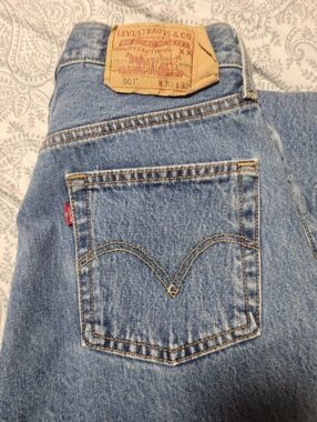 Levi's Light Blue Denim Back Pocket Jeans 501 30x32